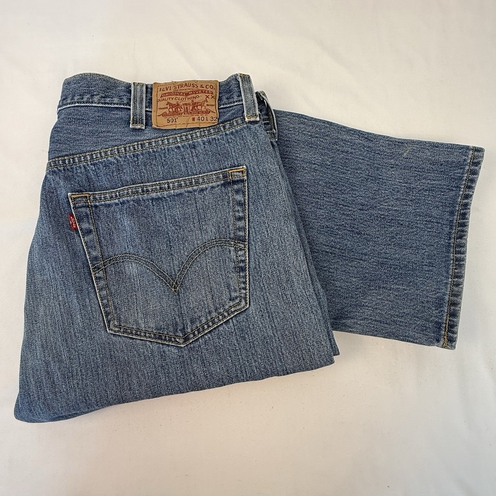 Levis 501 Jeans Mens 40x30 Blue Button Fly Classic Straight Leg Lightly Worn